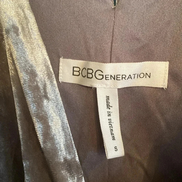 BCBG generation women’s velvet dress - small - racer back - front pockets - Picture 2 of 8